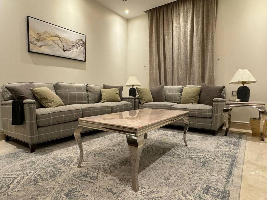 أنيقة دورين مدخل خاص وفناء ترخيص وزارةالسياحة Villa *